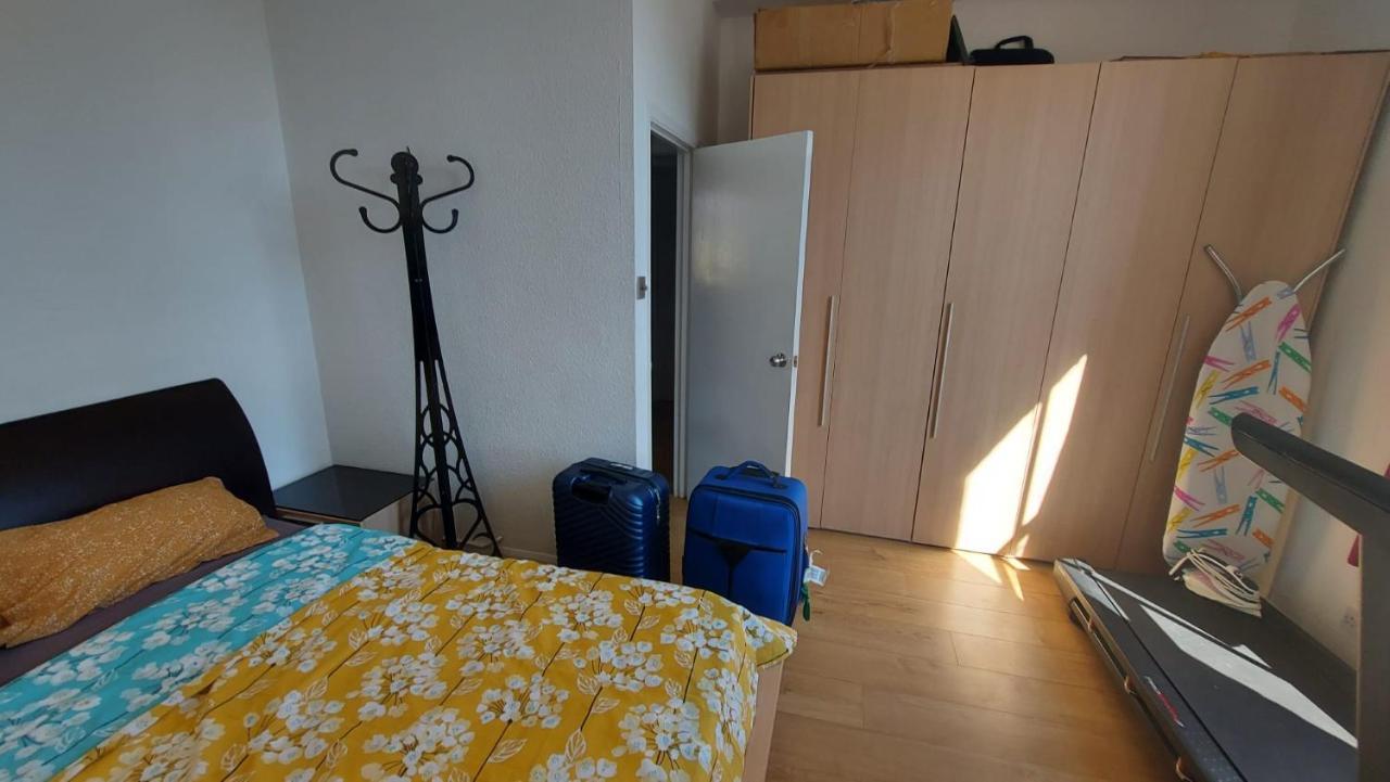Extra Large One Bedroom Flat With Parking London Exterior photo