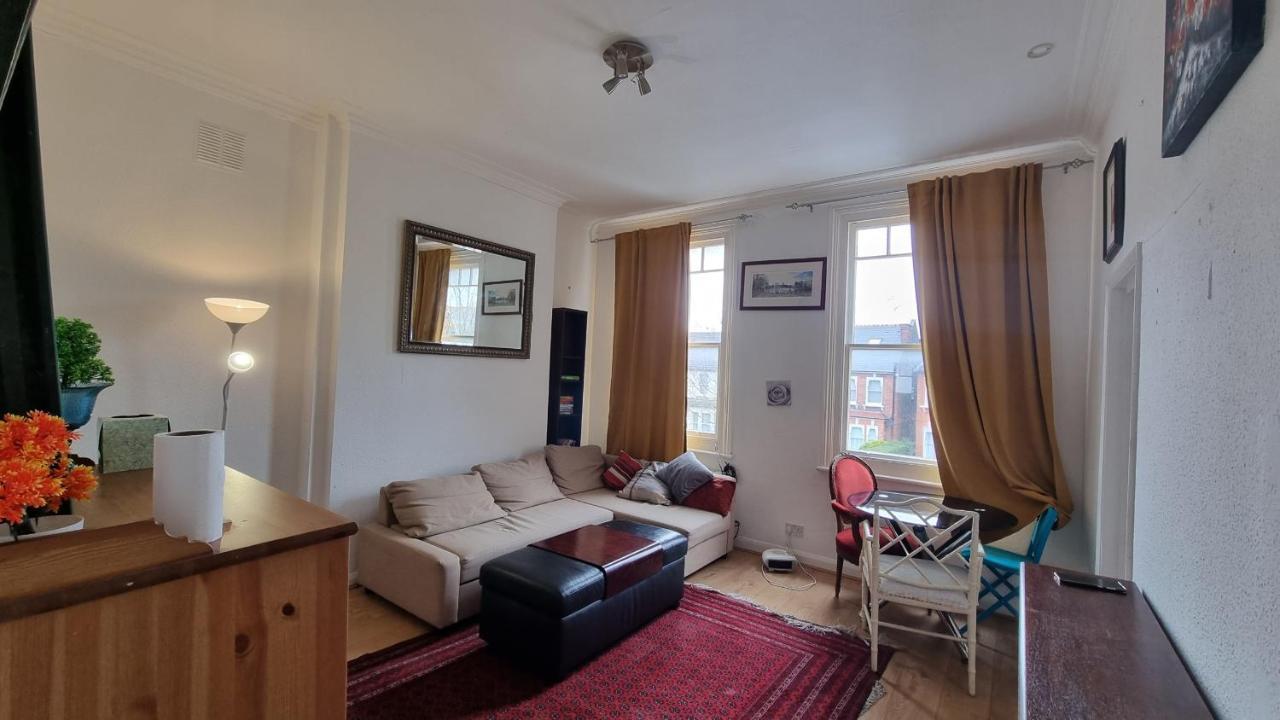 Extra Large One Bedroom Flat With Parking London Exterior photo